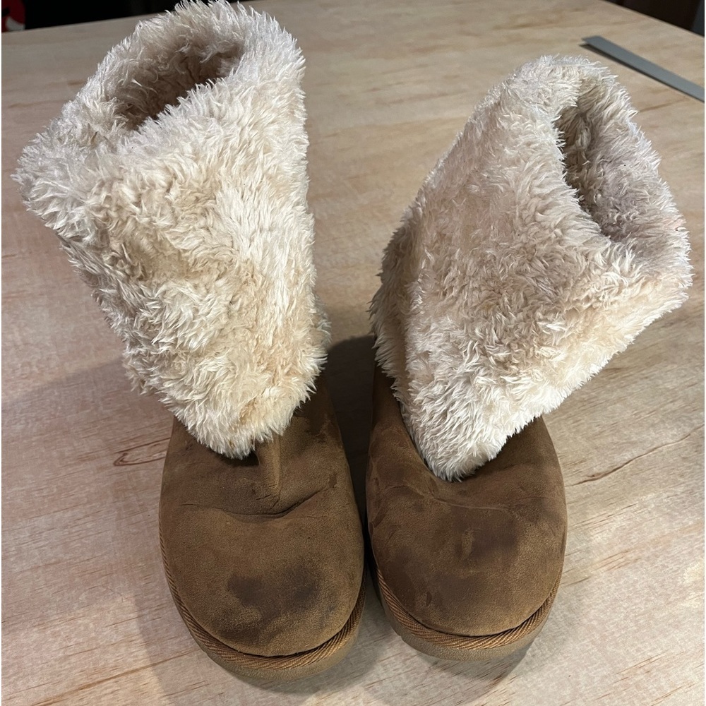 Makalu California Henoa Womens 10 Suede Brown Boots Fur Trimmed Low Boot